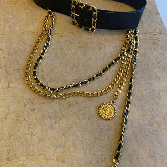 CHANEL RUNWAY LEATHER TRIPLE CHAIN BELT - Picture 4 of 4